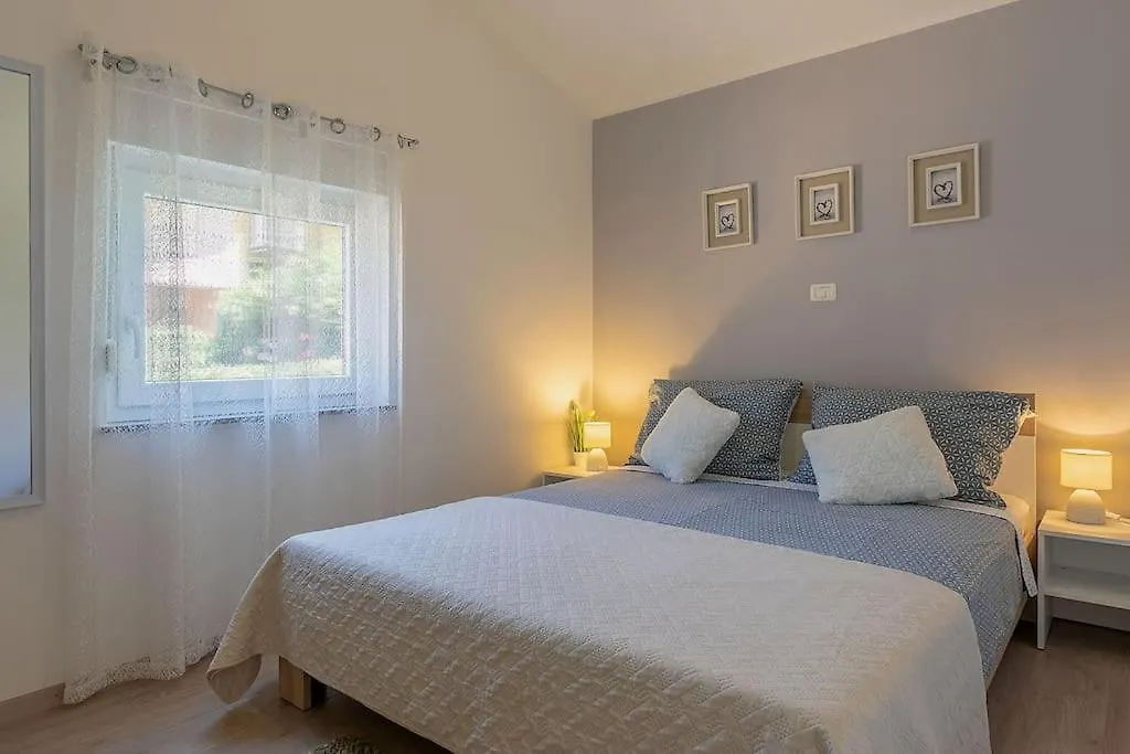 Appartement Lovely Guest House Veli Vrh Pula